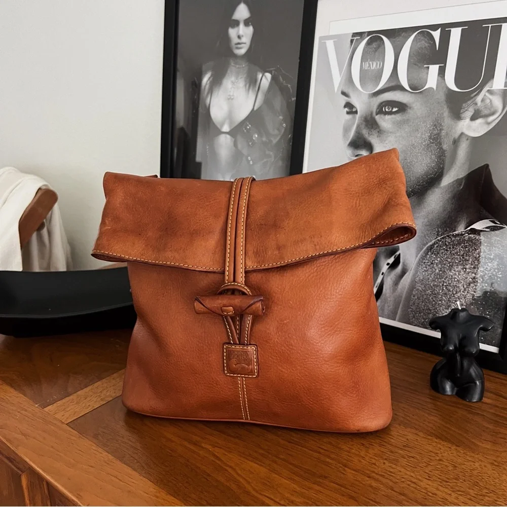 RESTORED VINTAGE DOONEY & BOURKE FLORENTINE TOGGLE LEATHER CROSSBODY BAG - Picture 4 of 14